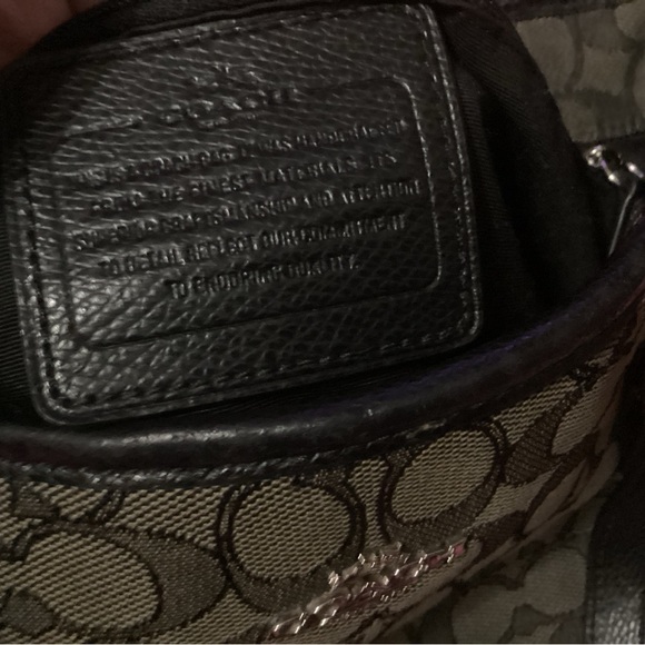 AUTHENTIC COACH GRAY & BLACK SIGNATURE PURSE IN GREAT CONDITION.  GREAT GIFT - Picture 6 of 8